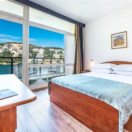 Vis Hotel