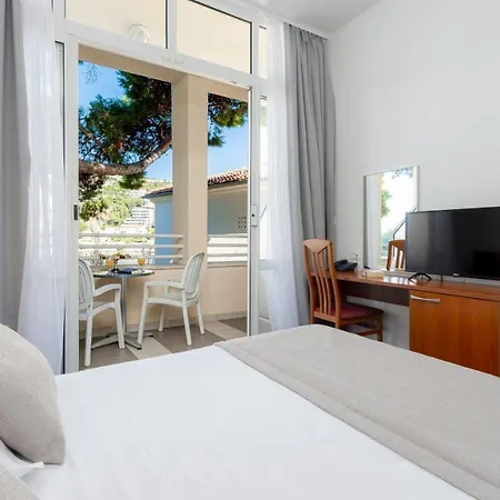 Vis Hotel