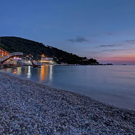 Vis 3* Ντουμπρόβνικ