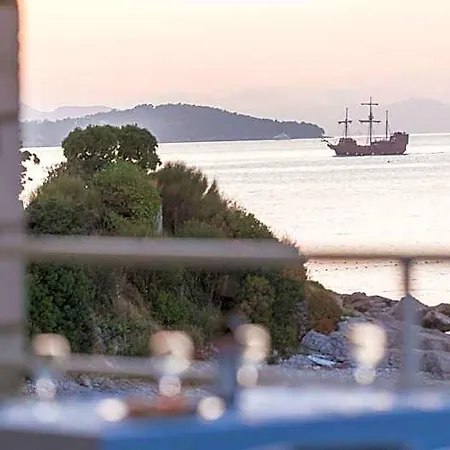 Vis Hotel 3*