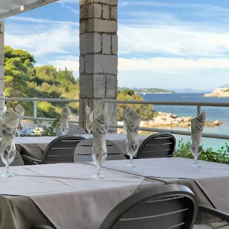 Hotel Vis 3*