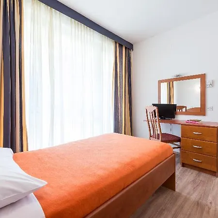 Vis Hotel 3*