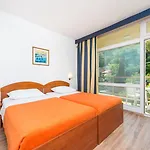Hotel Vis 3*