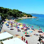 Vis 3*