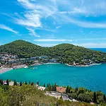 Vis Ντουμπρόβνικ