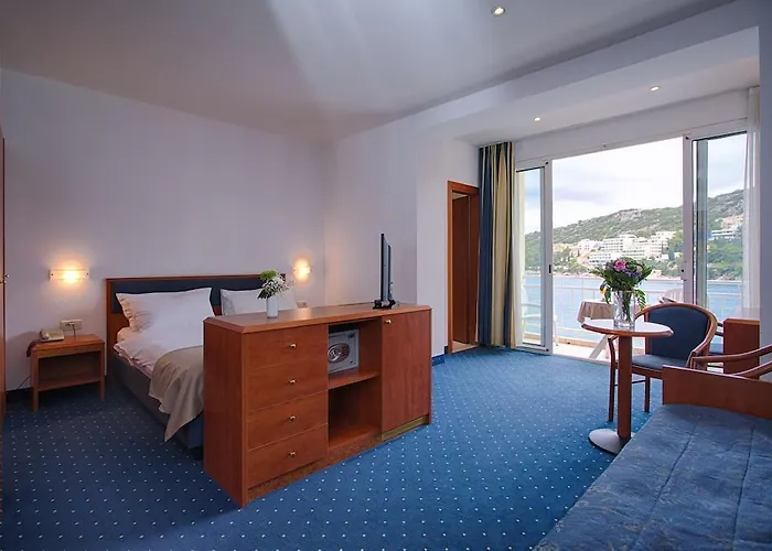 Vis 3* דוברובניק