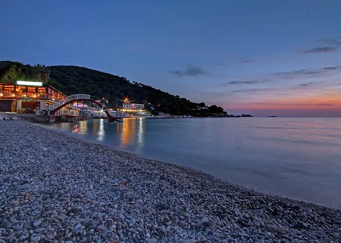 Vis 3* דוברובניק